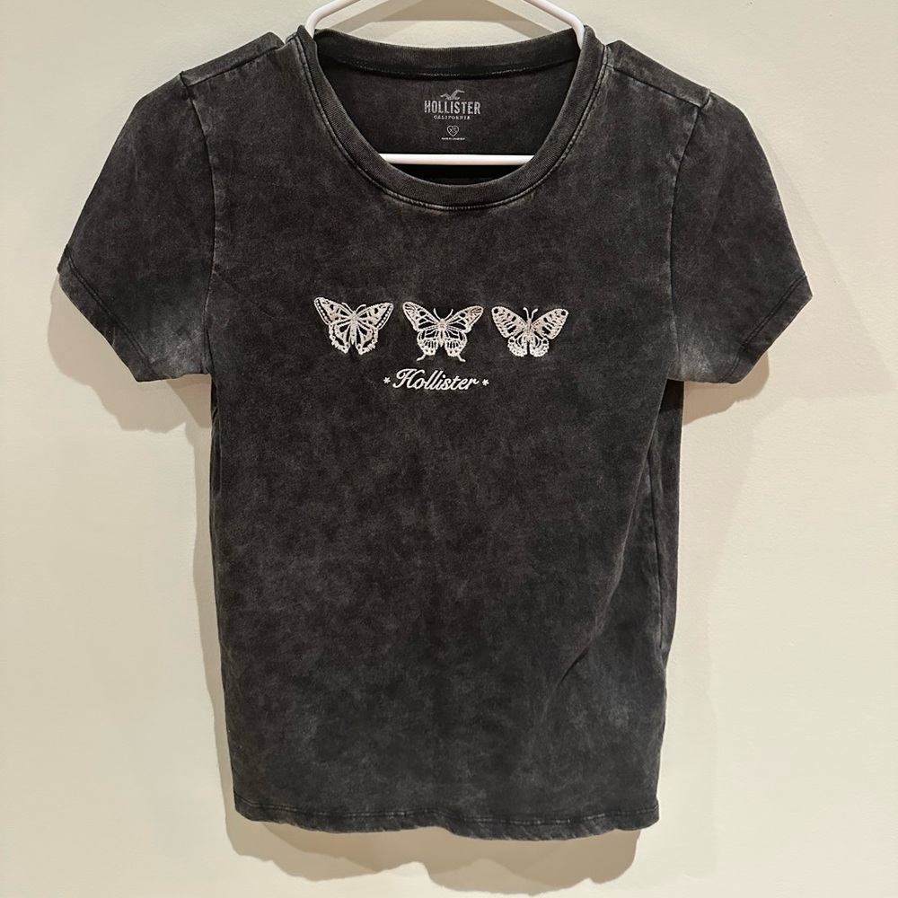 Hollister t-shirt